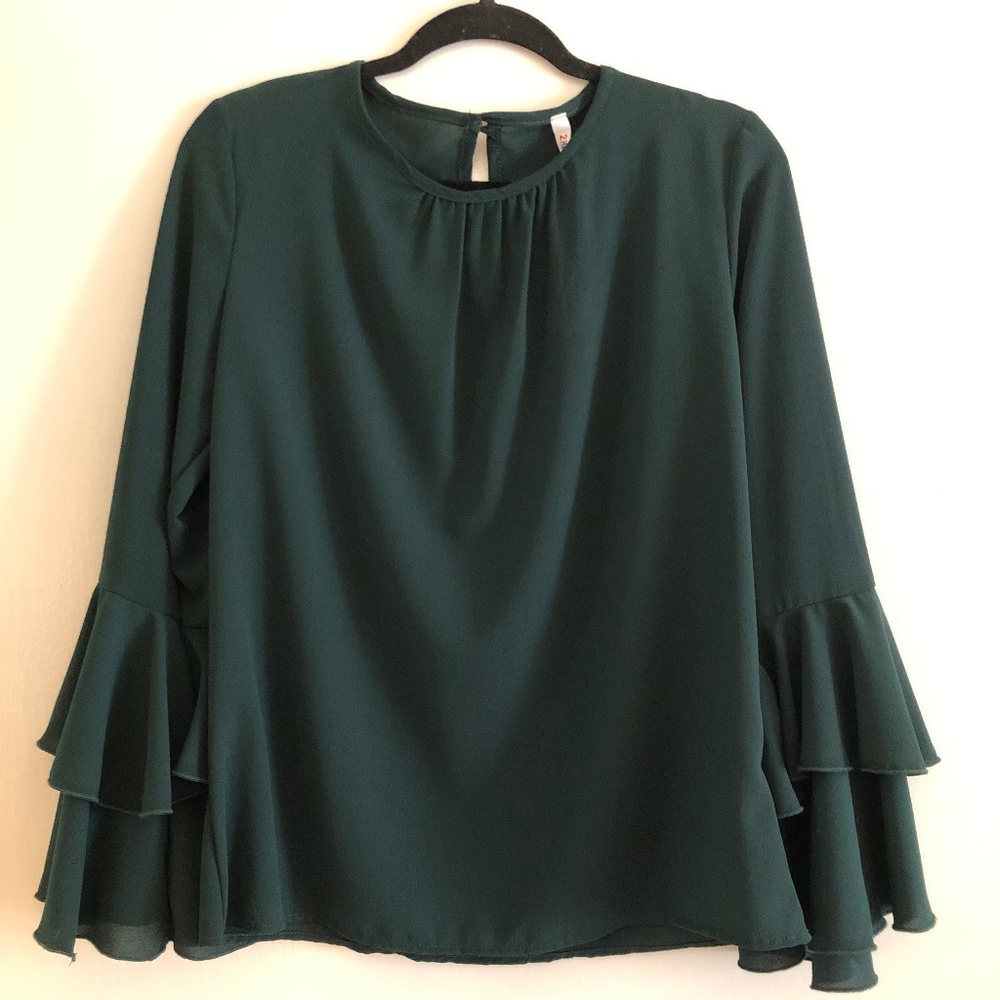 Bell sleeved blouse